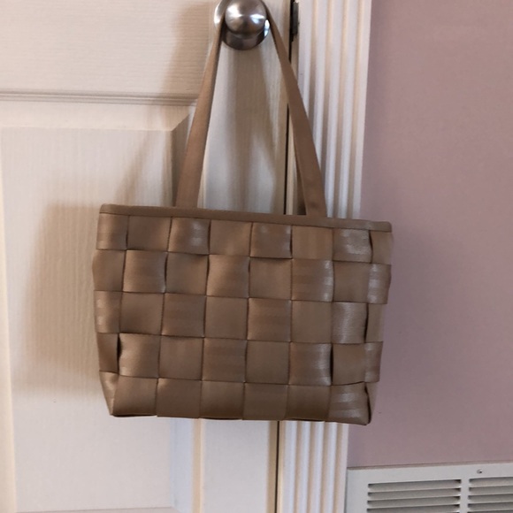 Beautiful double strap shoulder seatbelt bag - Picture 2 of 7